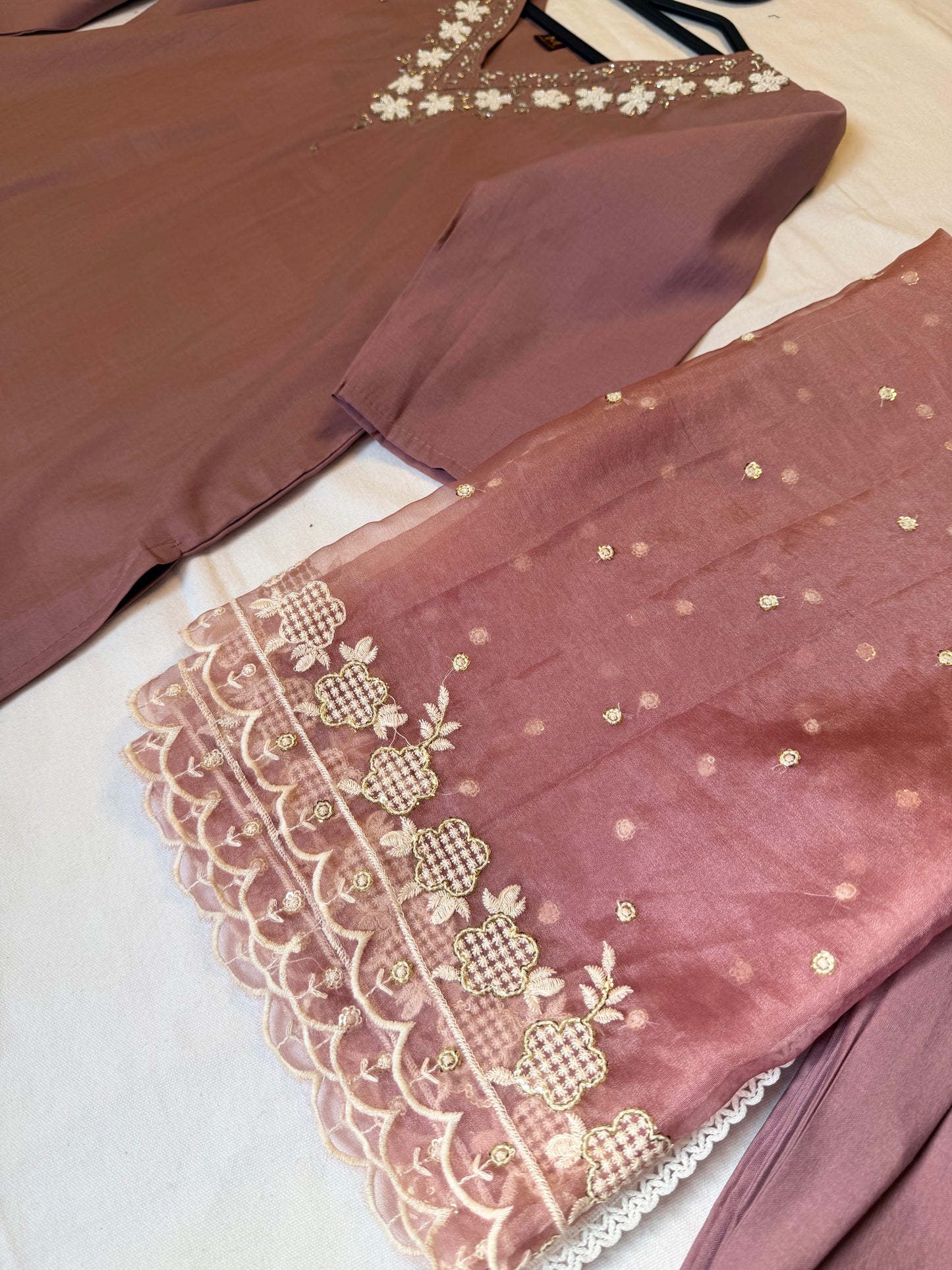 Mauve dress with embellishments - M Size
