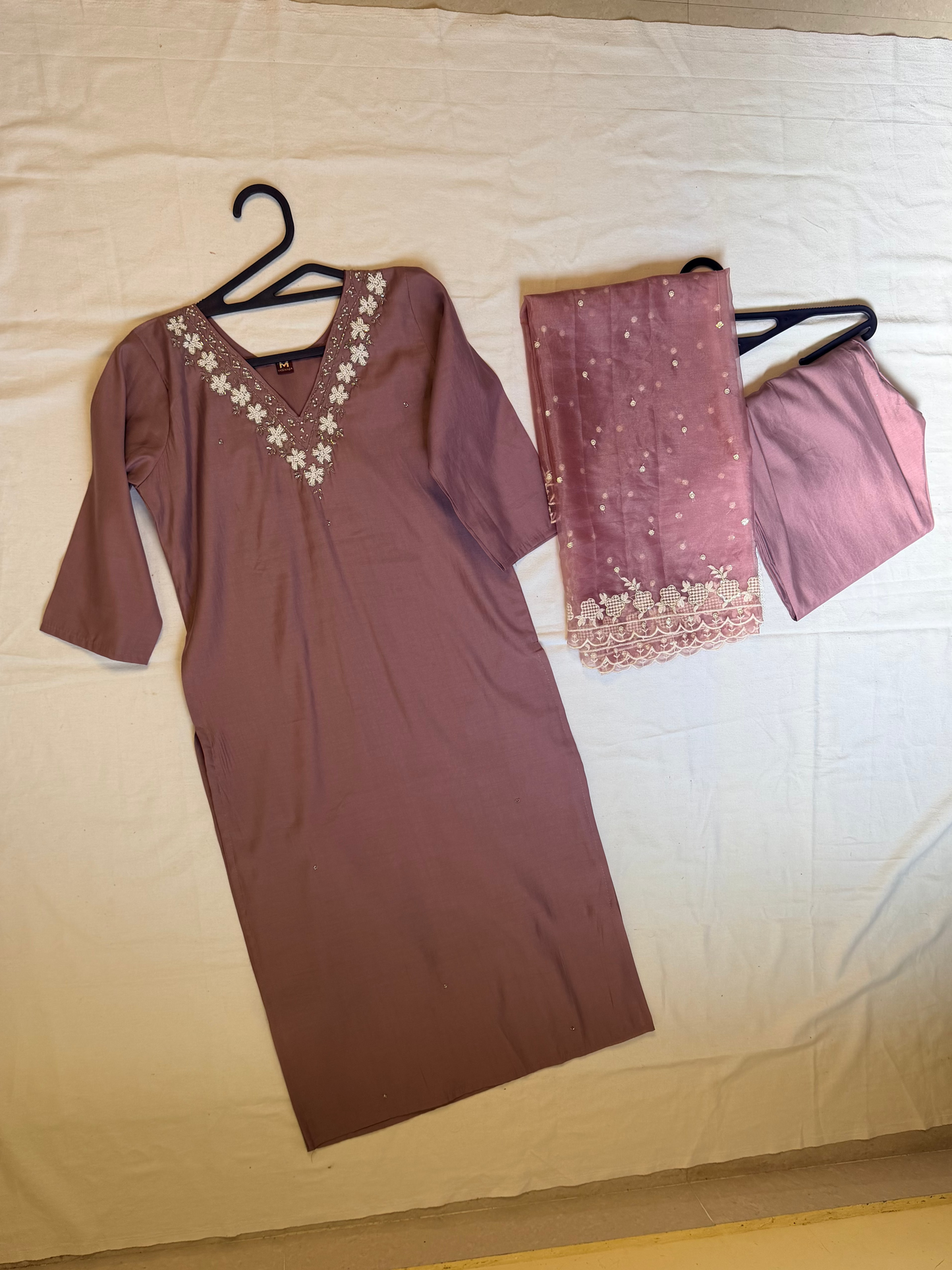 Mauve dress with embellishments - M Size