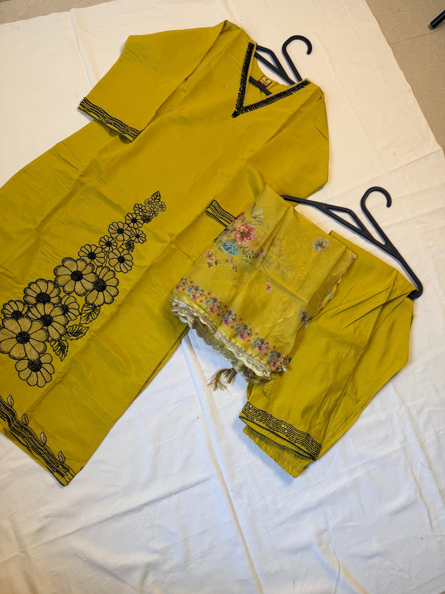 Yellow kurta with floral design set - L Size
