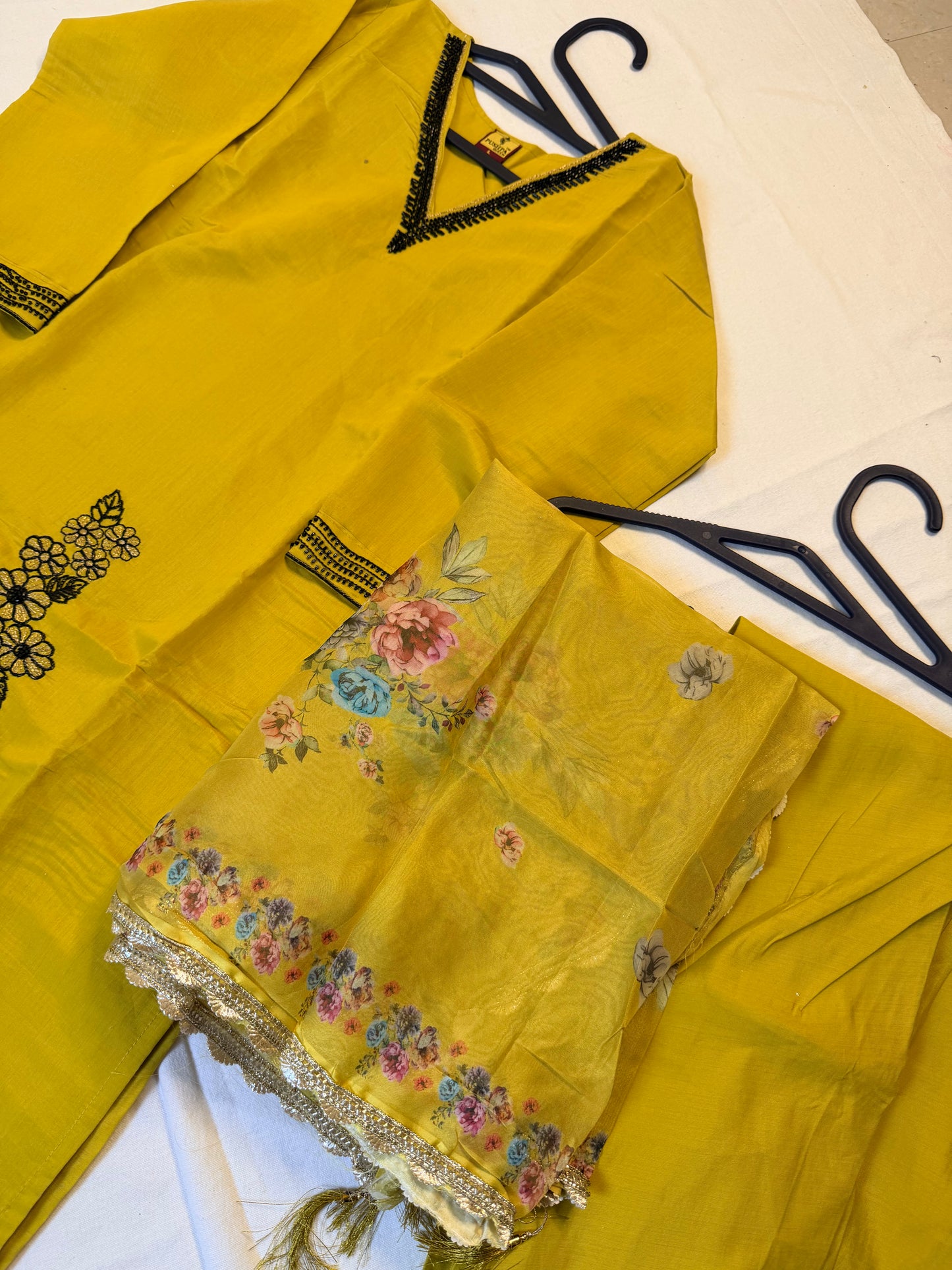 Yellow kurta with floral design set - L Size