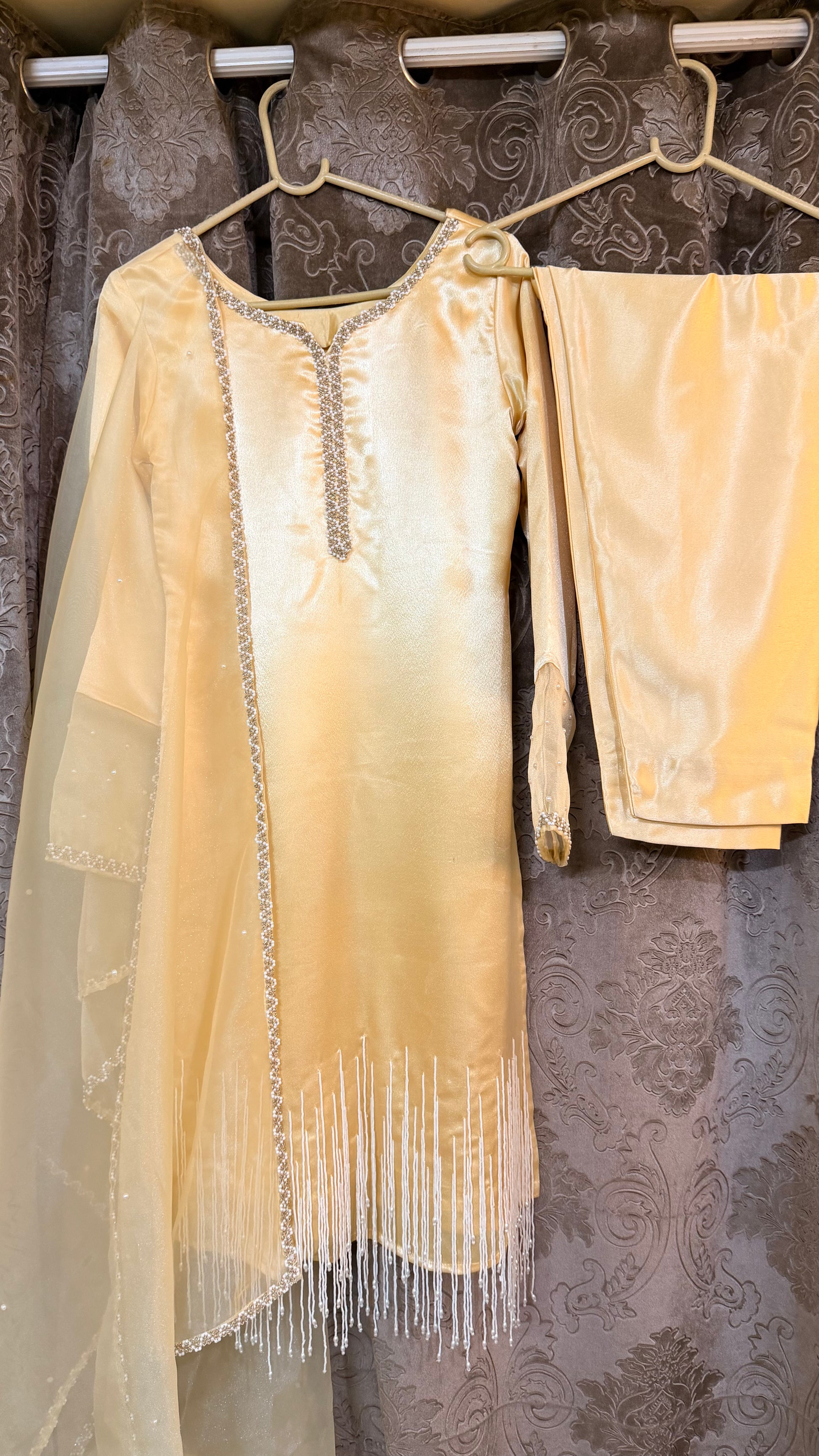Tassels dress with fringe details hanging